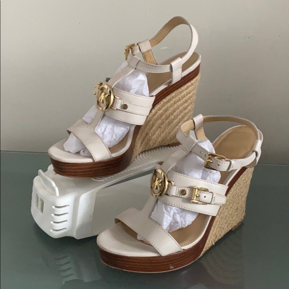 Michael Kors wedge - Picture 2 of 2